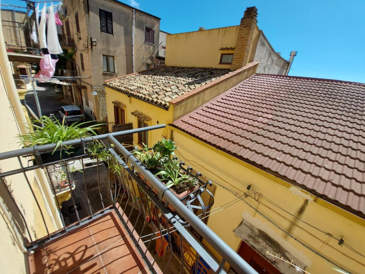 לינה וארוחת בוקר אגריג'נטו Cortile Lattuca מראה חיצוני תמונה
